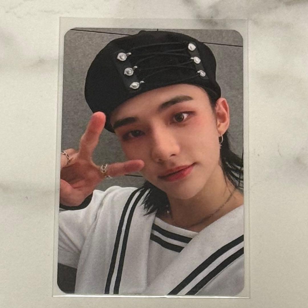 

[USED] Stray Kids NOEASY SUBK Store Bonus: Hyunjin
