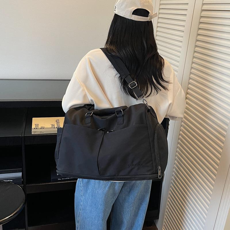 Large-capacity Travel Bag, Lightweight Handbag, Crossbody Sports and Fitness Bag, Men's Fashionable Storage Luggage Bag