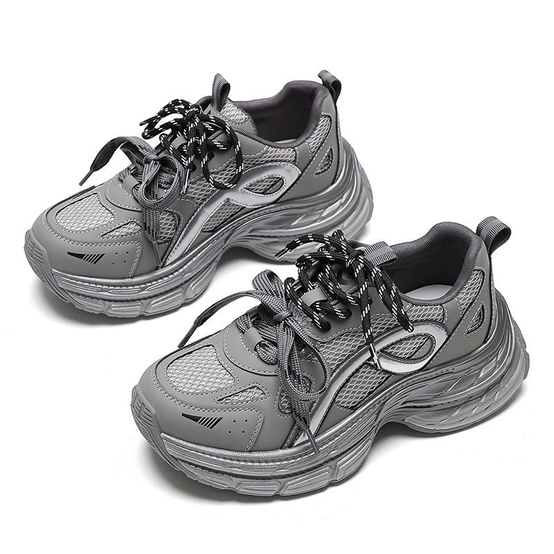 Strictly selected 2025 platform shoes women's shoes are versatile in summer, and the soft soles of new women's shoes are not tiring.