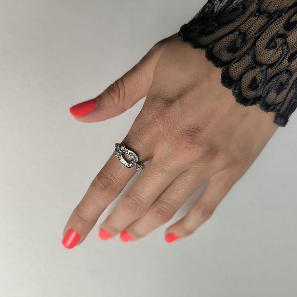 Bague en argent avec des fiancines, poids de l'article 3,1 gr (2184133)