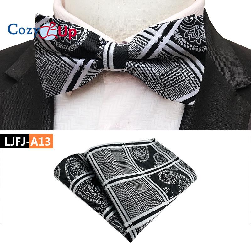 Costum Din Două Piese Papion Paisley Și Batista De Buzunar