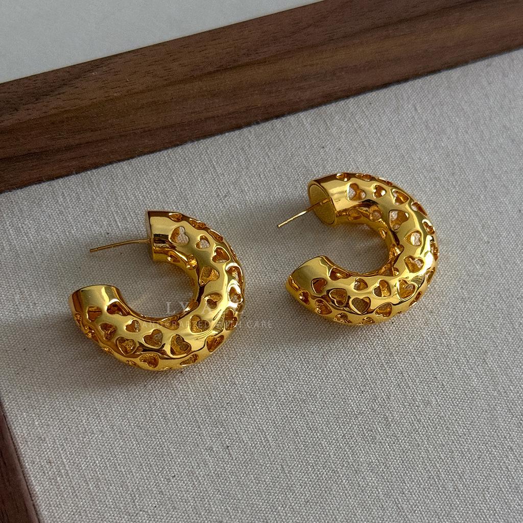 Medieval vintage earrings retro hammer pattern hollow relief gold and silver geometric niche light luxury earrings