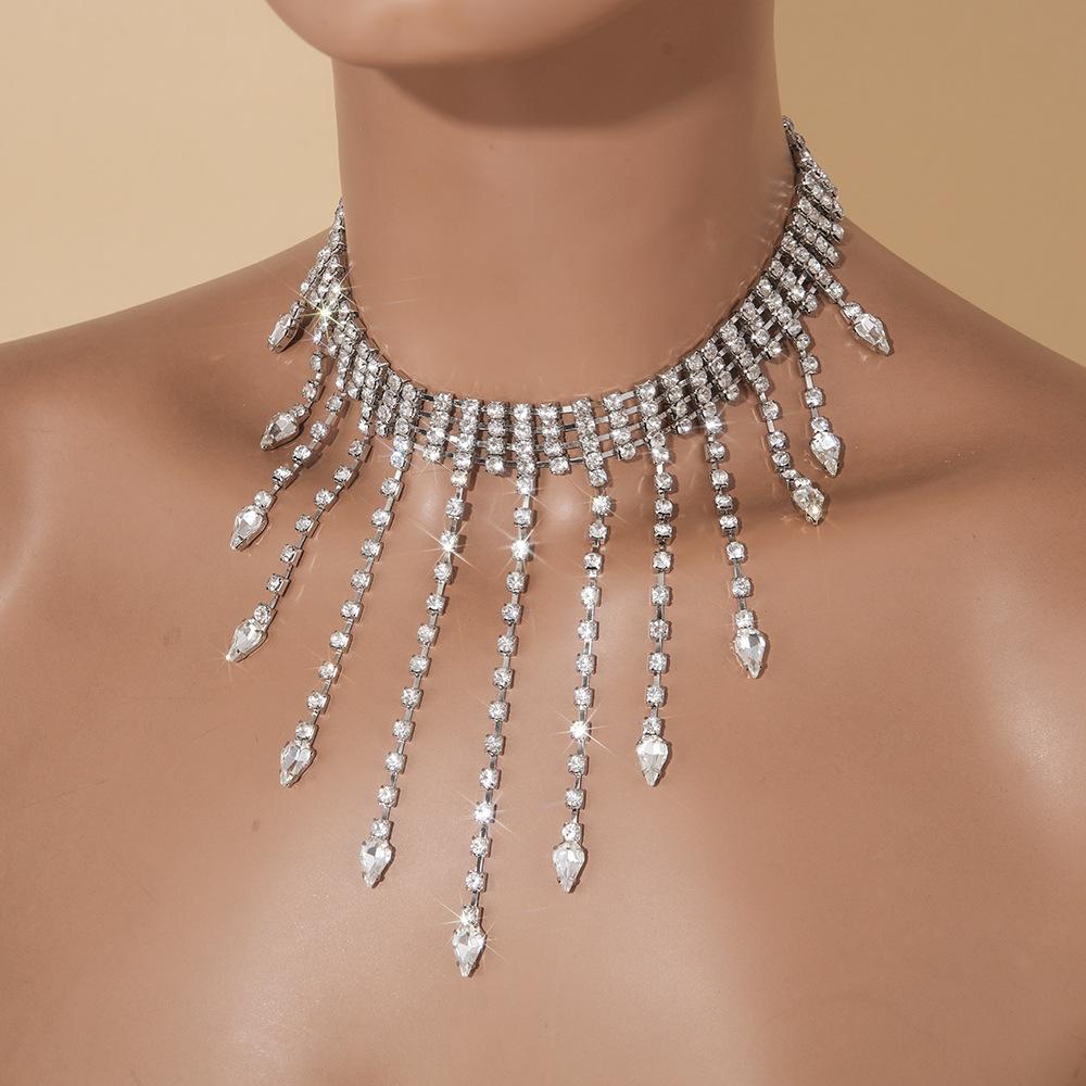 

New Women s Accessories Exaggerated Long Tassel Necklace Luxury Versatile Necklace Necklaces золотий