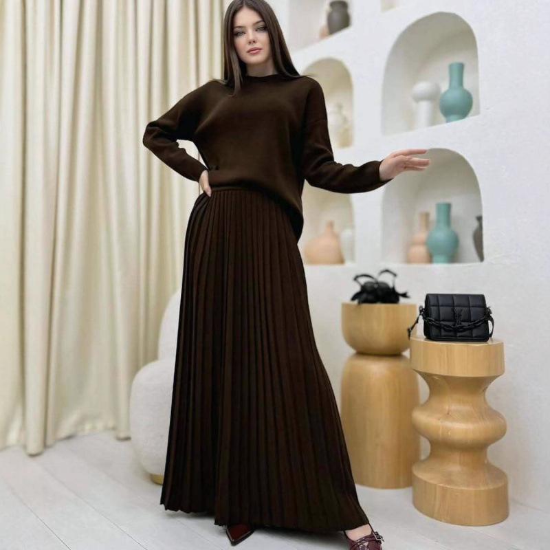 2025 Autumn Women's Round Neck Loose Knit Top & A-Line Skirt Set