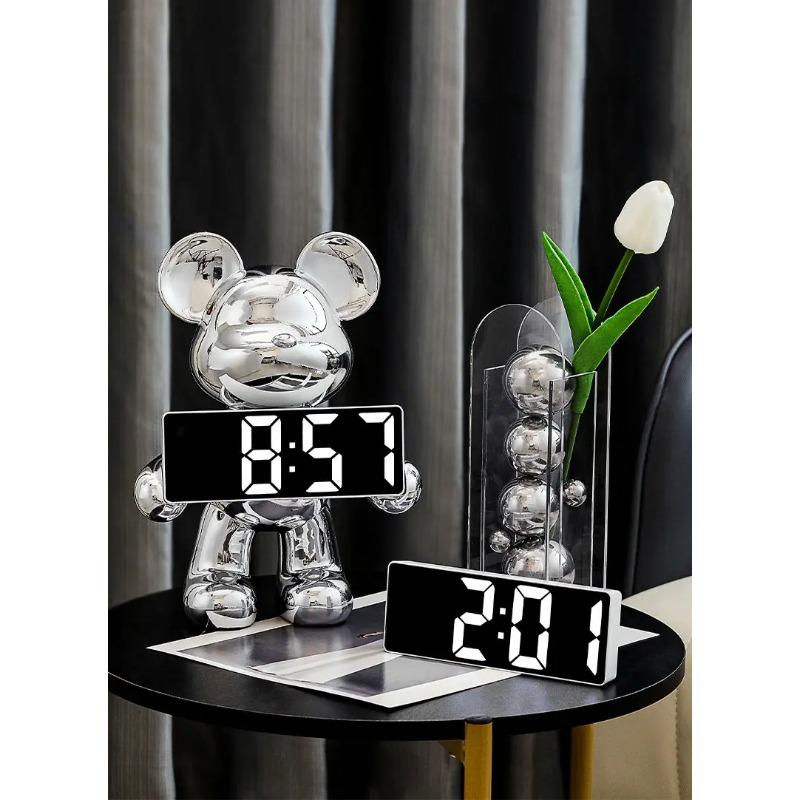 Light Luxury Creative Violent Bear Clock Ornament Entrance Living Room Decoration Wine Cabinet TV Cabinet Home Decor Crafts