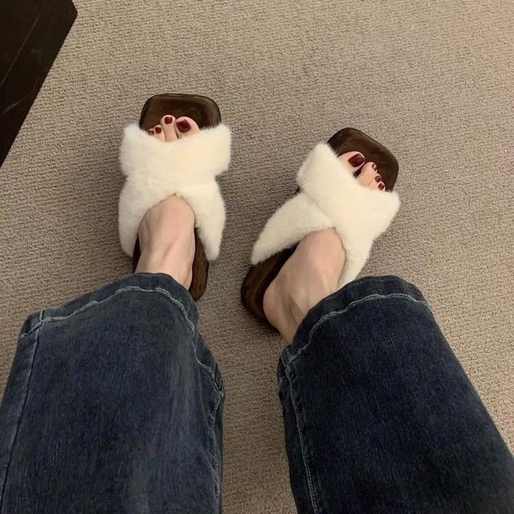 

Foreign trade explosion leopard print cross with hairy drag girl 2024 autumn and winter new casual thick bottom outer wear plush slippers 35