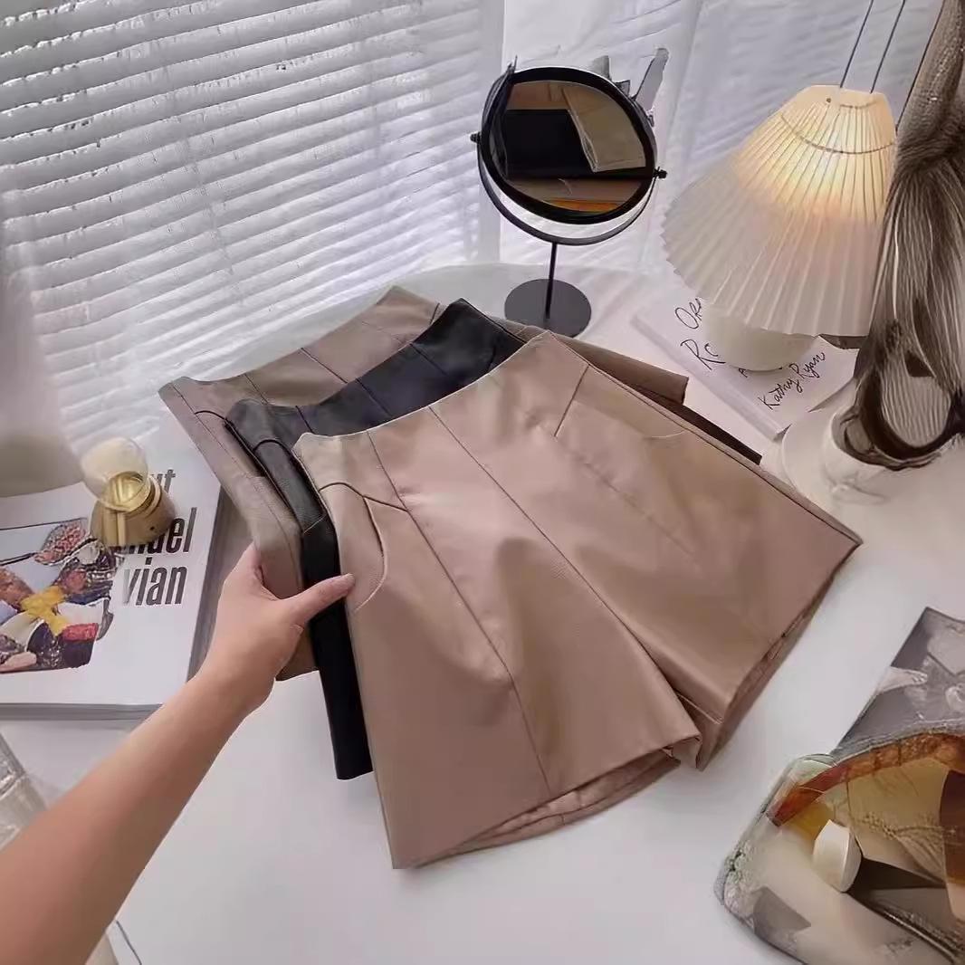 

Women s PU Leather High-Waisted A-Line Wide-Leg Bootcut Shorts - 2025 Autumn Korean Style Extra Small чорний