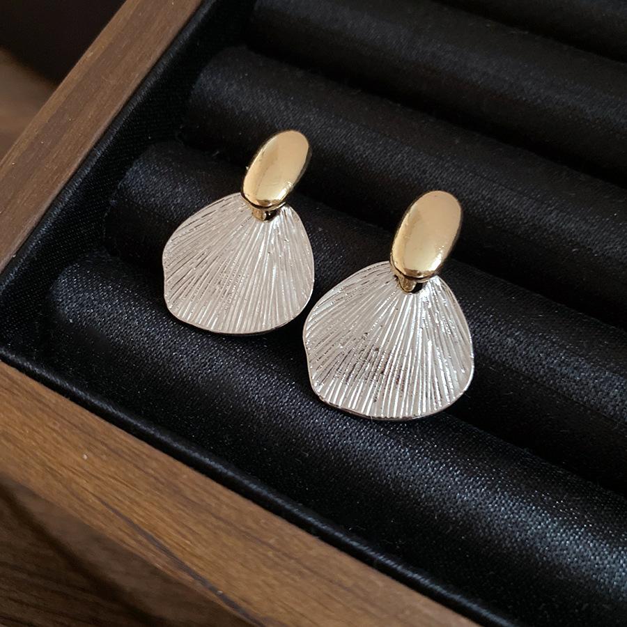 Leaf Pendant Earrings Retro Elegant Women Jewelry