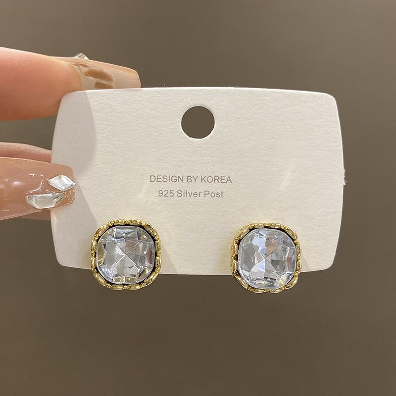 

Korean 925 silver needle flash diamond square stud earrings women s high sense niche personalized earrings ins tide earrings