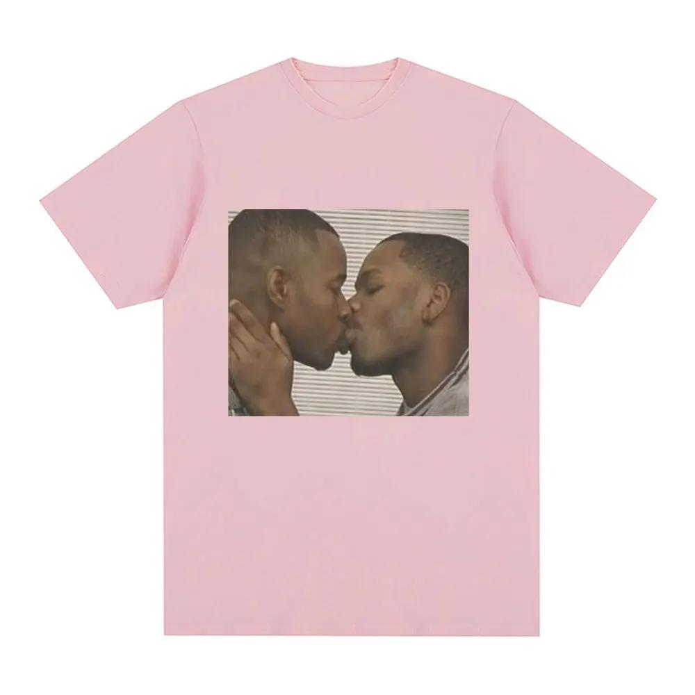 Funny Two Unisex Kissing Meme Tshirt Womens Fashion Hip Hop Retro Tshirt Casual Loose Short Sleeve Tshirt Top Unisex T-Shirt