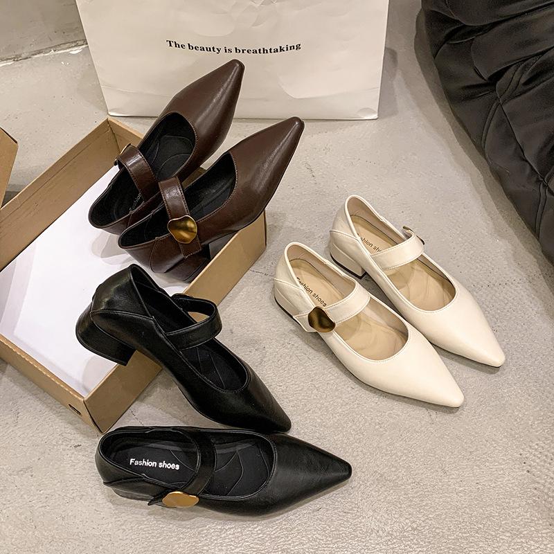 Spring 2025 shoes new French small leather shoes women Mary Jane soft-soled single shoes loafers brown retro pointed
