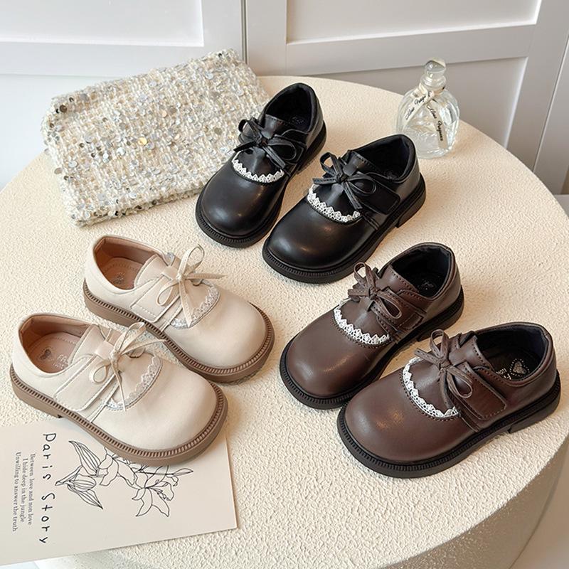 Sapatos de Princesa com Laço de Couro para Meninas com Sola Macia e Acabamento em Renda para Primavera e Outono