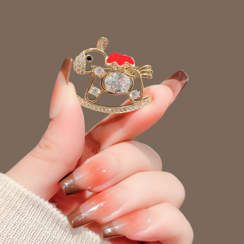 Cute Red Dripping Oil Zodiac Pony Brooches Versatile Animals Horse Corsage Pins Clothing Accessories Year'S Day Gifts