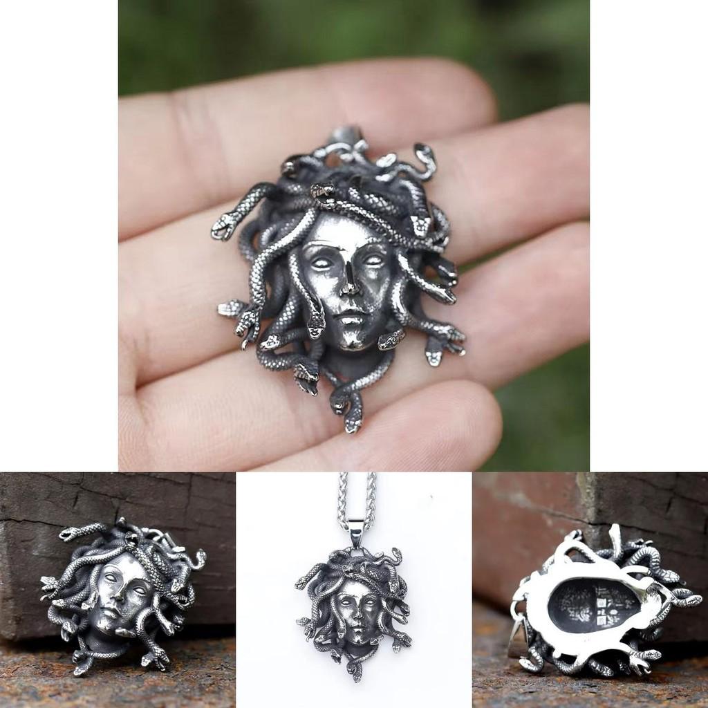 Medusa Mythologie Halskette mit Schlangenanhänger aus Zinklegierung für Gothic-Mode-Enthusiasten