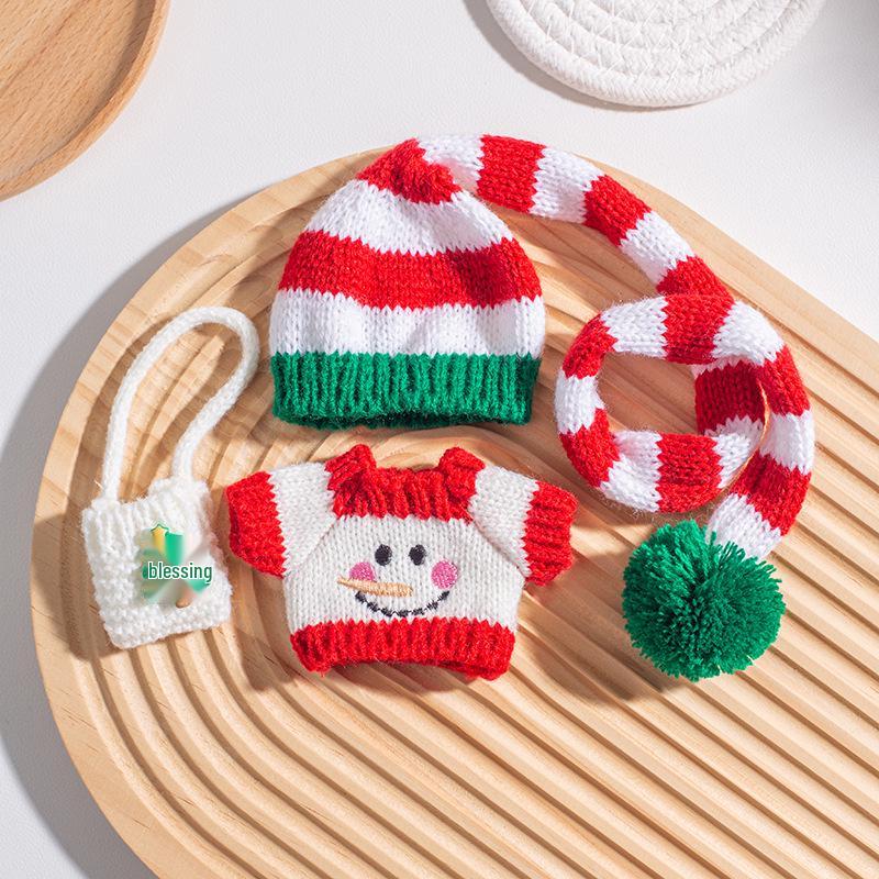 Labubu Christmas Sweater & Accessories Set for All Generations Keychain