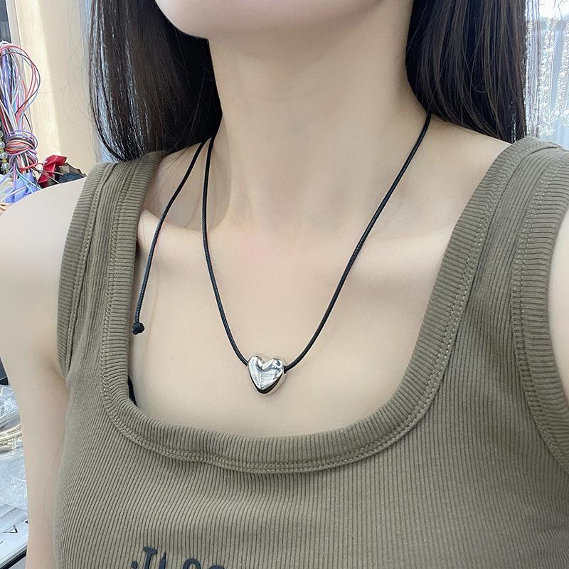 Hot-selling cherry pearl necklace women's ins style fashion high sense love collarbone chain new item pendant