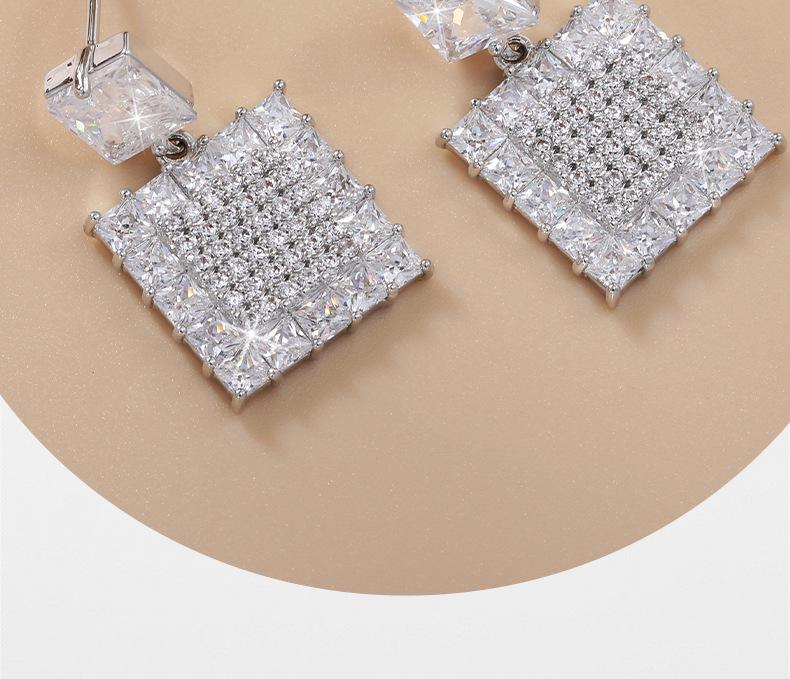 Shining Pearl Copper Square Stud Earrings - Women's Light Luxury High-End Jewelry