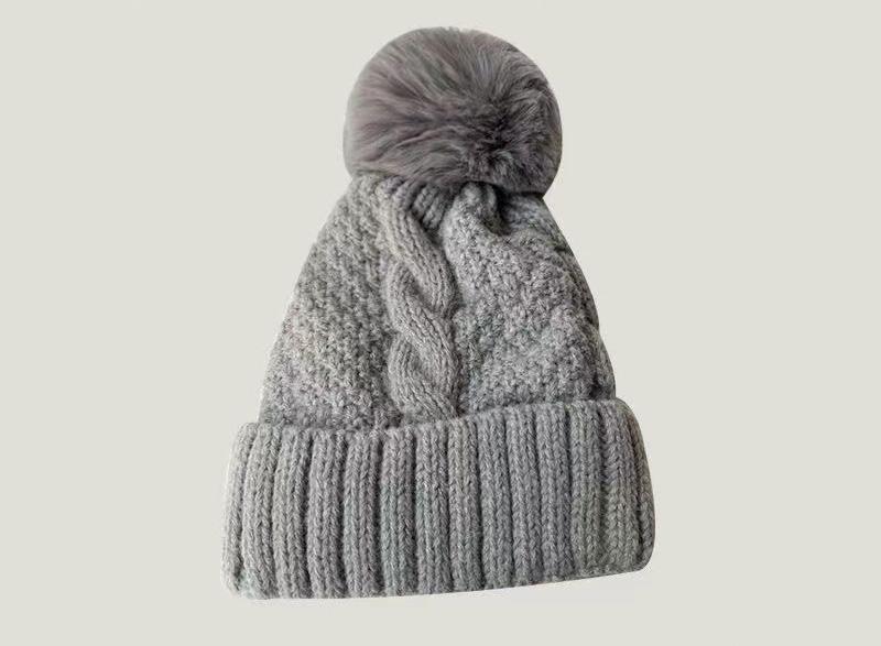 Versatile Warm Foreign Trade Style European American Knitted Hat Solid Color Knitted Hat Women with Velvet Hat New Knitted Hat серый
