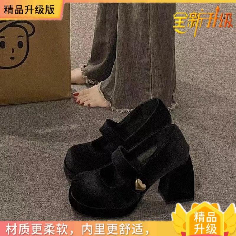 

WD2025 elegant new butterfly one-word buckle with Mary Jane single shoes college French high heel retro small leather two pairs of half size pads