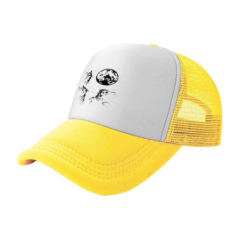 Moon and Skull Design Mesh Baseball Cap Breathable Trucker Hat for Unisex and Women Outdoor Fashion Accessory