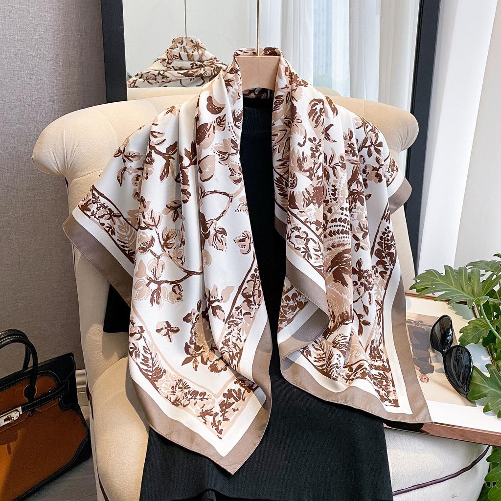 90*90Cm Kerchief Four Seasons Luxury Square Silk Scarves Europe And America Fashion Bandannas Twill Print Sunscreen Shawls