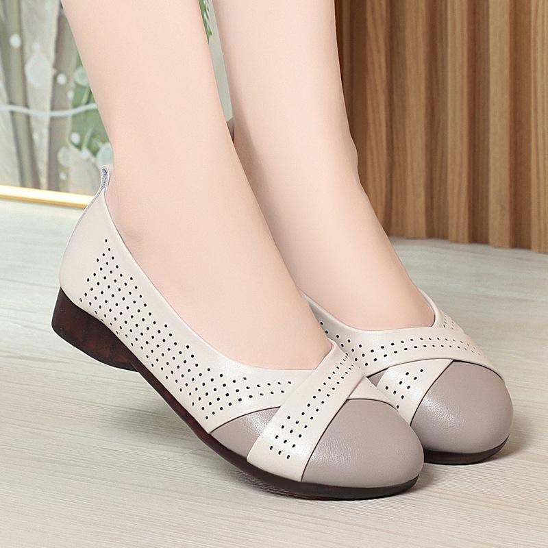 Fashion AIYUQI Mom Shoes Anti-slip 2025 Autumn New Genuine Leather Ladies' Shoes Large Size One-legged Shoe Women
