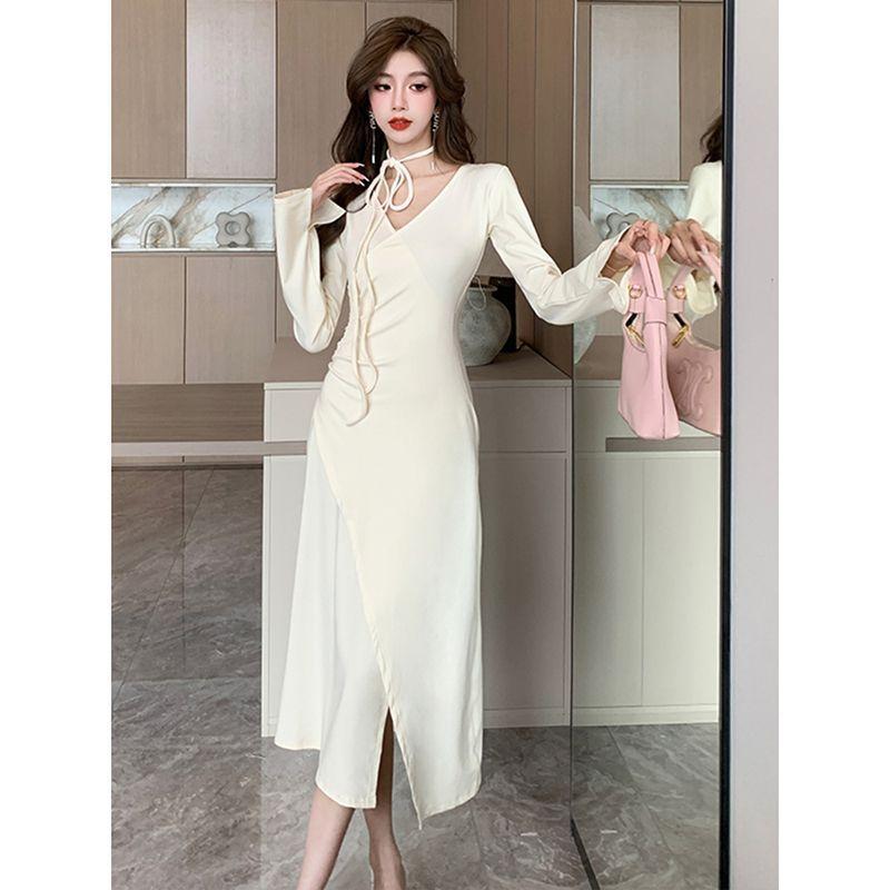 French Sexy Hot Girl V-neck Long-sleeve Dress for Women, New Winter Slimming Inner Layer, A-line Long Skirt