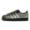 adidas Originals Superstar 2 Rinnovo Invernale, Verde Inchiostro Traccia di Neve, Fiocco di Neve, Graffiti Scarpe da Skateboard Basse Unisex JI0079(TeamS2-S-BOX)