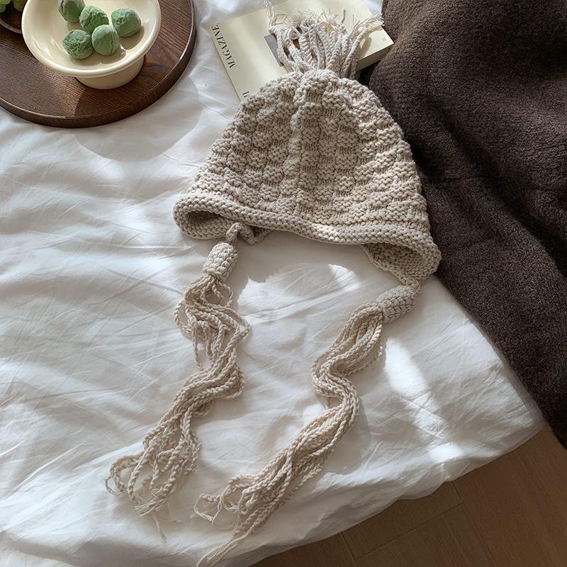 

Нейтральная стильная вязаная шапка-бини однотонных цветов для женщин, идеально подходящая для ношения осенью и зимой бежевый