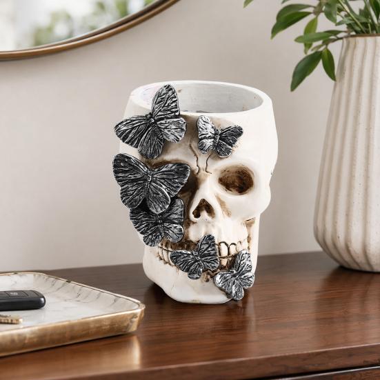 Realistisches Totenkopf-Dekor Gotischer Stifthalter, Gruselige Schmetterlings-Make-up-Pinsel Halloween-Themen-Schreibtisch-Organizer, Schreibtisch-Stiftebecher für Home Office