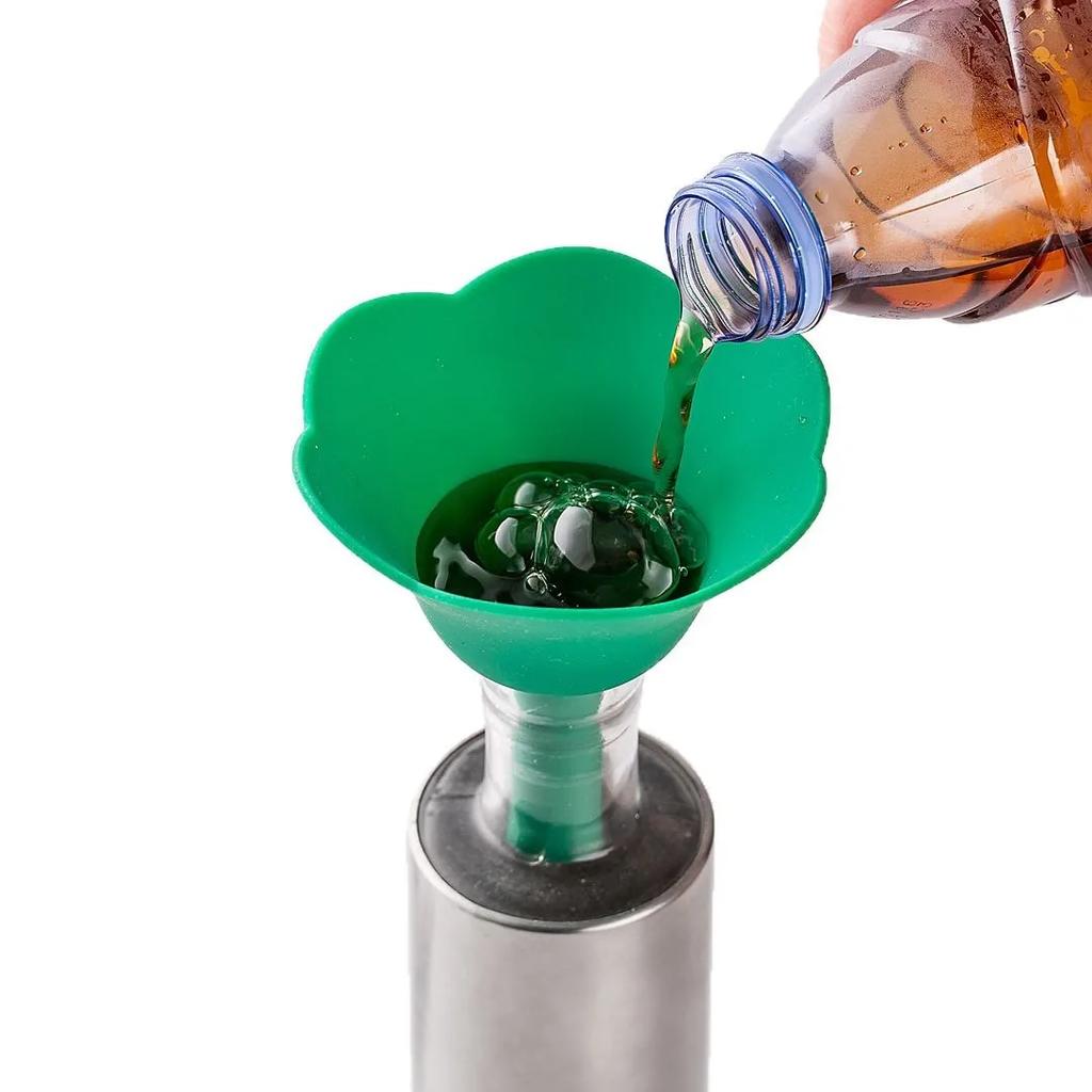 3PCS /set Christmas Tree Style Funnel  Cute Liquid Funnels Food Grade Silicone Desktop Decor Oil Dispenser Party Accessories