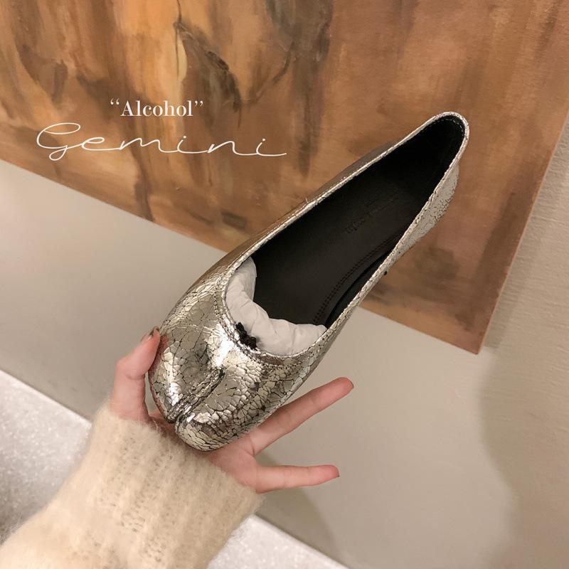 Sheepskin soft-soled pig's trotters split-toed shoes women's genuine leather shallow-mouth flat-soled single shoes are not tired of feet, fairy wind
