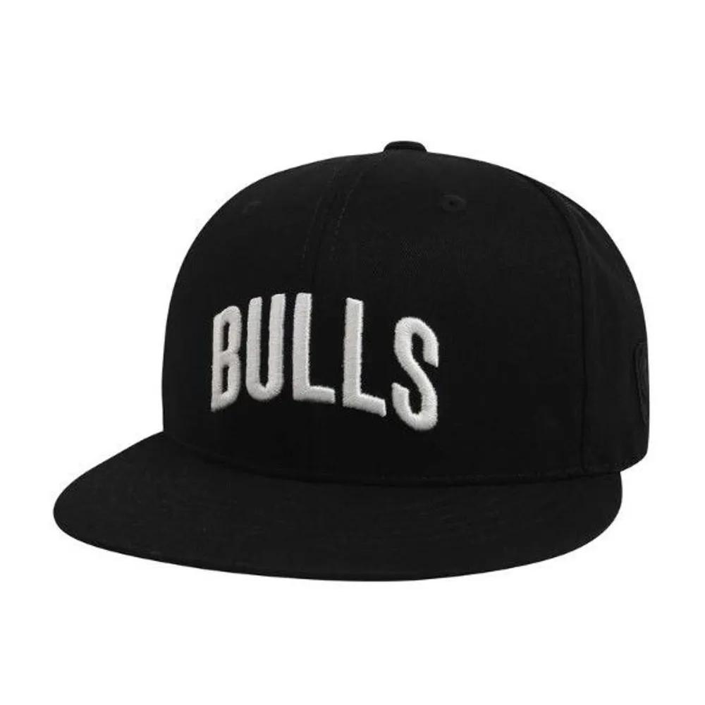Unisex CHI Team Arched Letter Snapback N255AP615P ivory
