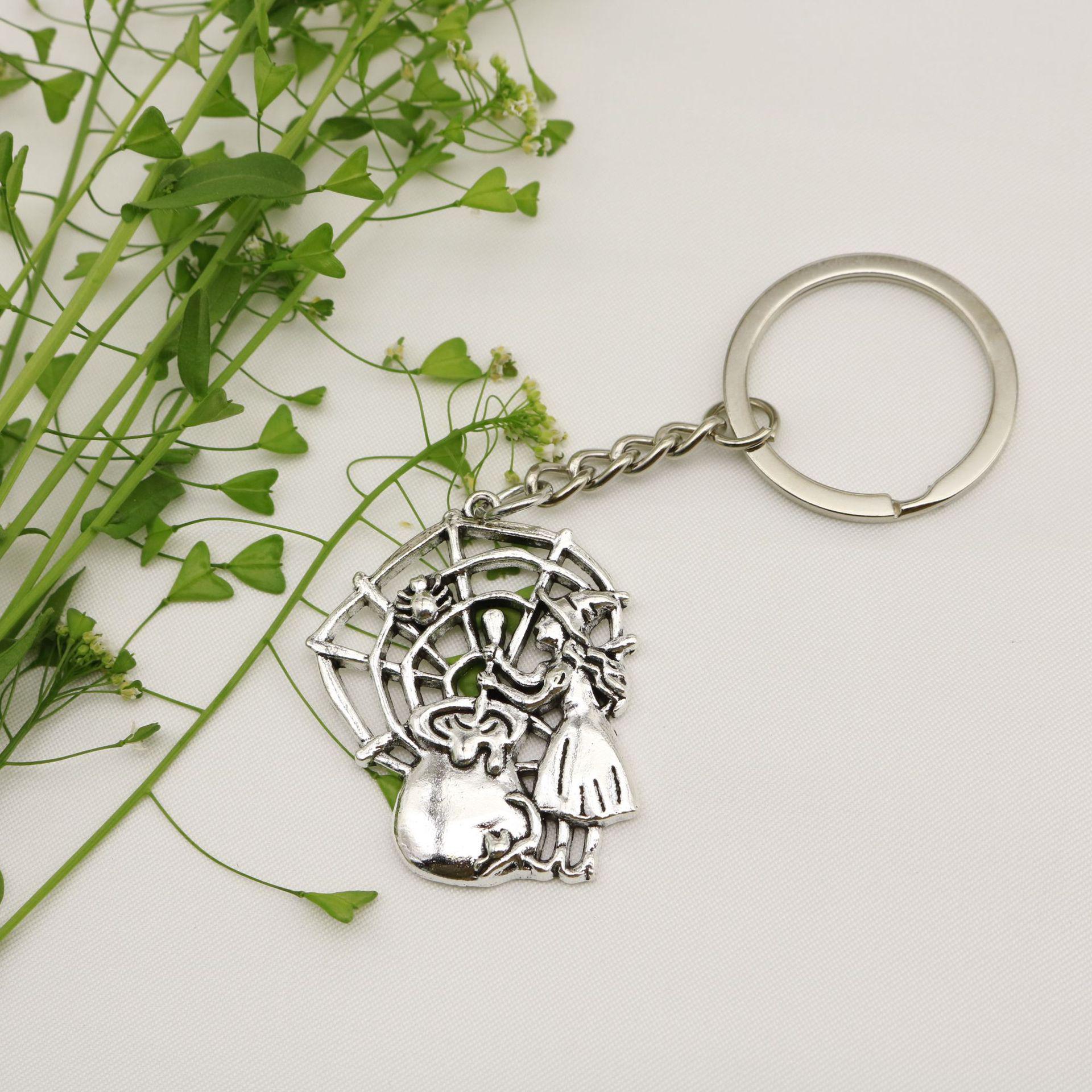 Simple Witch Keyring Pendant серебряный