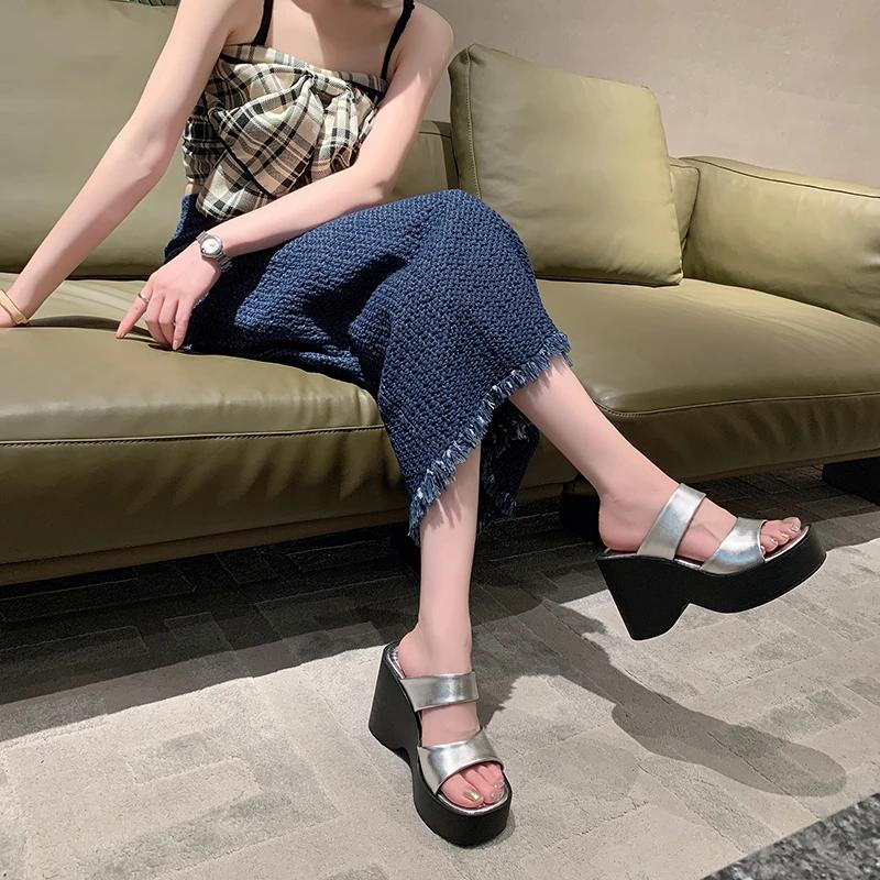 Sandalias de Mujer Versátiles de Cuña Super Altas de Moda PU Sólido para Aumentar la Altura Zapatos de Punta Abierta de Una Correa Venta Caliente 2024 Zapatos para Mujer