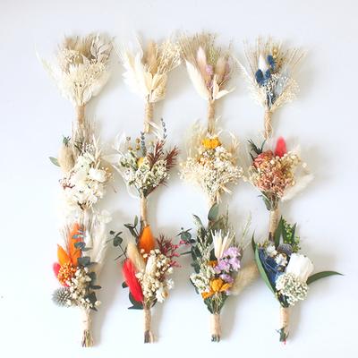 1Pc Mini Bouquet de Fleurs Sèches Naturelles Boutonnières Boutonnières de Garçons d'Honneur Demoiselle d'Honneur Fleur Corsage Broche Décor de Mariage de Noël