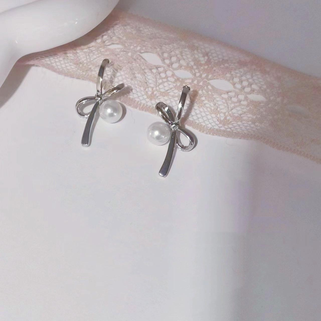 

Ballet Girl French Bow Pearl Stud Earrings High-End Light Luxury Earrings Earrings Summer