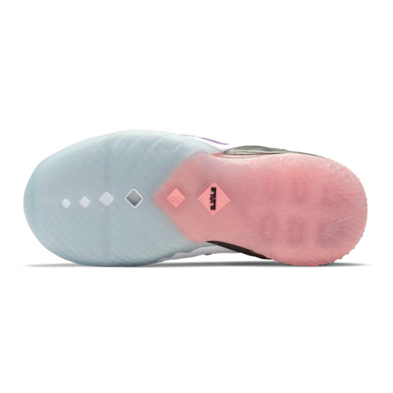 Nike LeBron 18 Graffiti GS Sneakers CW2760-900