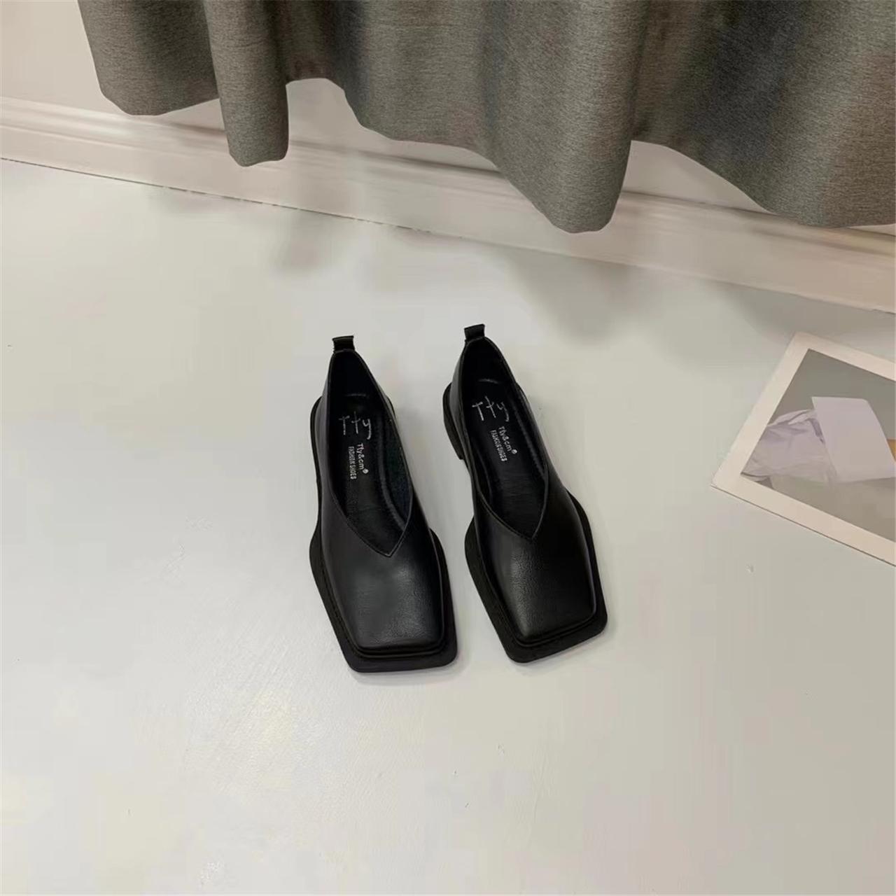 

Мода Bailamos Женские балетки с квадратным носком Офисные женские балетки Повседневные женские лоферы Мягкие эластичные неглубокие туфли-балетки Zapatos 35 чёрный