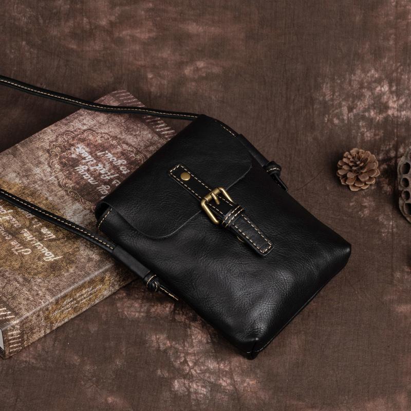 Vintage and Trendy Women's Bag, Vintage and Artistic Style Vegetable Tanned Leather Small Bag, Simple Single Shoulder Crossbody Phone Bag