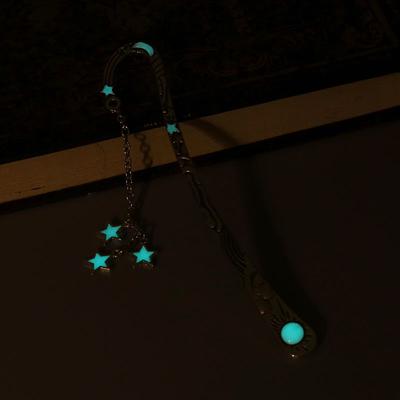 Marqueur de livre lumineux qui brille dans la nuit, étoiles créatives, étiquette de signet pour l'école
