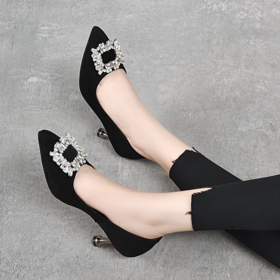 

Модные туфли на высоком каблуке весна новые элегантный темперамент квадратный бриллиант острый носок тонкий каблук с мелким вырезом женские туфли-лодочки овечья кожа женская обувь 40 чёрный