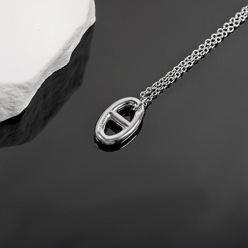 Pig Nose Polished Necklace: Women's Simple Design Clavicle Pendant - Elegant Gift for Her