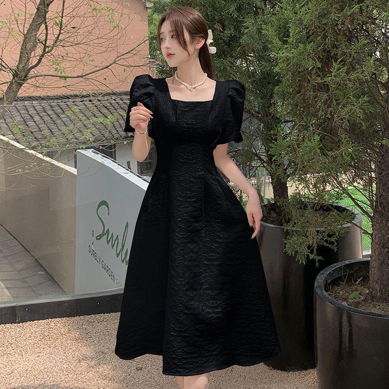 Women s Summer Black Hepburn Style Puff Sleeve Square Neck Dress with Slimming Waist and Fluffy Pleated Skirt Small чёрный