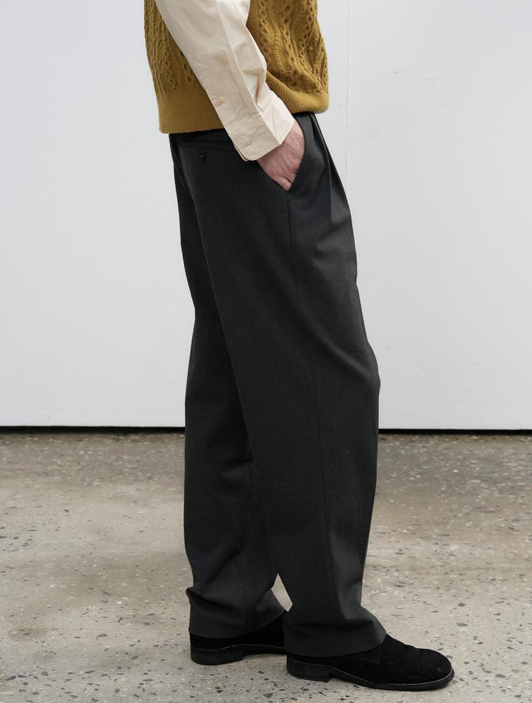 GENERALIDEA Man Double-Pleated Suit Trousers [Charcoal] / Sbe3M56008