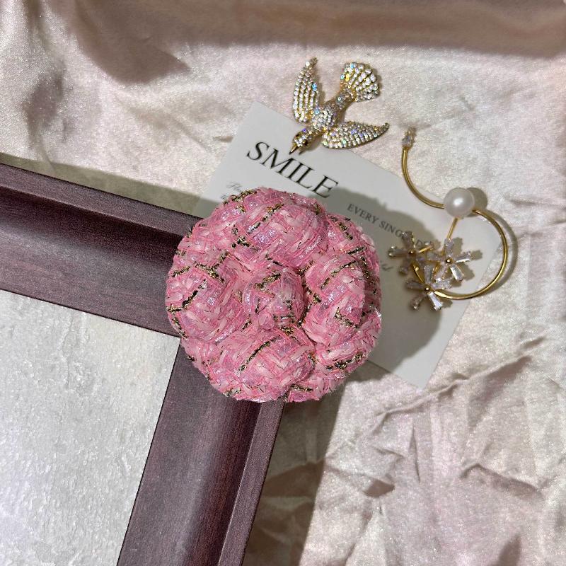 French Style Fabric Camellia Brooches Vintage Elegant Flower Lapel Pins For Women Fashion Wedding Party Badge Accessories Gifts