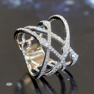 Huitan Creative Cross Rings Wide Rings for Women Luxury Wedding Band Accessory Cool Finger Accessories Party New Trendy Jewelry