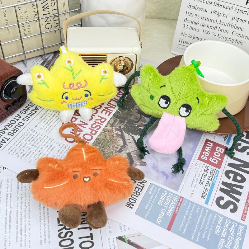 Cartoon Cute Small Maple Leaf Plush Keychain Creative Backpack Pendant Kawaii Mini Mock Leaf Doll Decoration Couple Gift