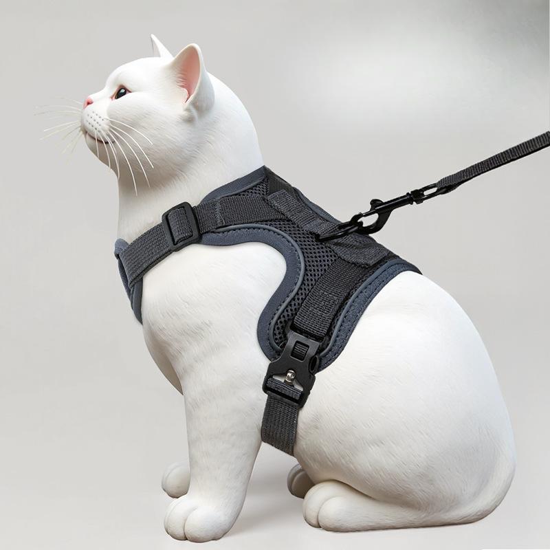 The Cat Leash Is Anti-break and Adjustable. It Is Breathable and Does Not Strangle The Necks of Cats and Dogs