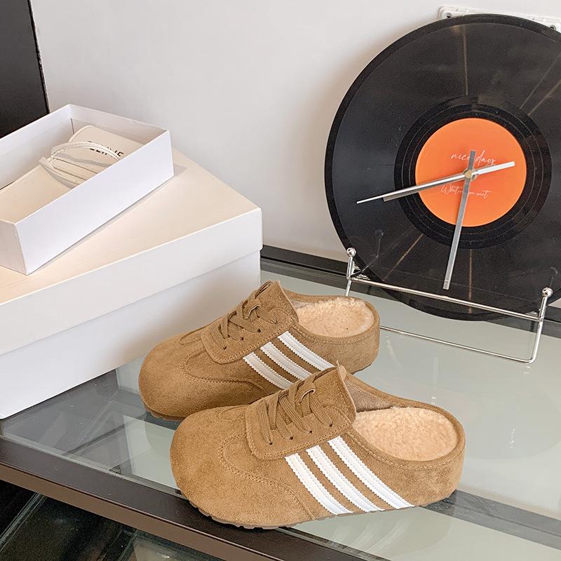 Three bars increase height by 5cm~ Women's outer wear 2025 autumn and winter new lazy shoes velvet soft-soled shoes German training half slippers